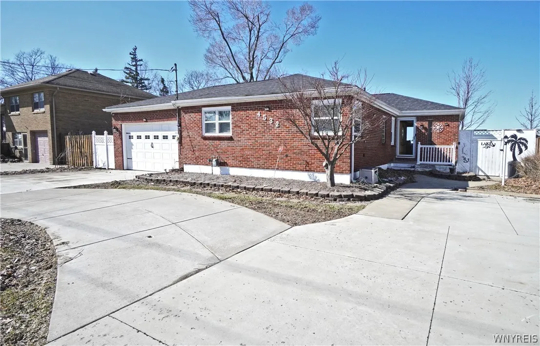 4532 Lake Shore Road, Hamburg, New York 14075, Hamburg, New York 14075, 3 Bedrooms Bedrooms, 7 Rooms Rooms,2 BathroomsBathrooms,Residential Lease,Closed,4532 Lake Shore Road, Hamburg, New York 14075,0,B1547349