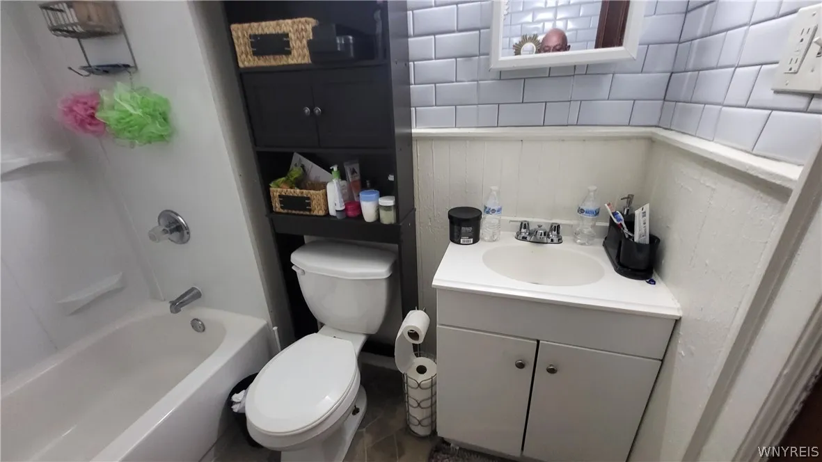 154 Oconnell Avenue, Buffalo, New York 14204, Buffalo, New York 14204, 8 Bedrooms Bedrooms, ,3 BathroomsBathrooms,Residential,Closed,154 Oconnell Avenue, Buffalo, New York 14204,0,B1547163