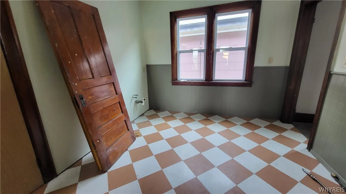 154 Oconnell Avenue, Buffalo, New York 14204, Buffalo, New York 14204, 8 Bedrooms Bedrooms, ,3 BathroomsBathrooms,Residential,Closed,154 Oconnell Avenue, Buffalo, New York 14204,0,B1547163