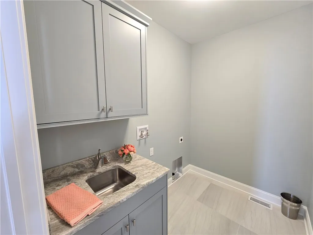 1029 Arbordale Lane, Victor, New York 14564, Victor, New York 14564, 3 Bedrooms Bedrooms, 6 Rooms Rooms,2 BathroomsBathrooms,Residential,For Sale,1029 Arbordale Lane, Victor, New York 14564,0,R1546695