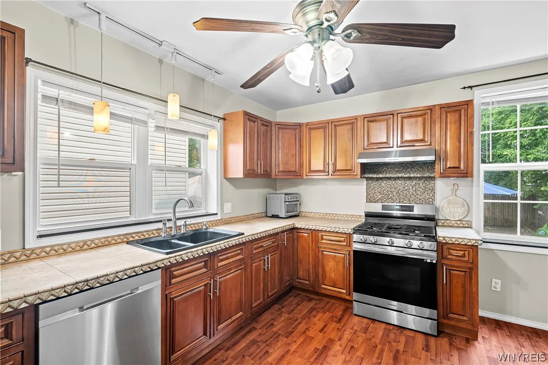 119 Albert Avenue, Buffalo, New York 14207, Buffalo, New York 14207, 3 Bedrooms Bedrooms, 5 Rooms Rooms,1 BathroomBathrooms,Residential,Closed,119 Albert Avenue, Buffalo, New York 14207,0,B1547829