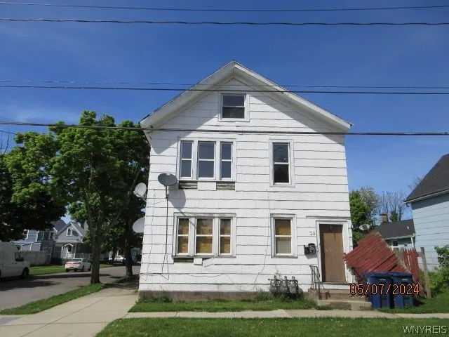 38 California Street, Buffalo, New York 14213, Buffalo, New York 14213, 8 Bedrooms Bedrooms, ,3 BathroomsBathrooms,Residential,Closed,38 California Street, Buffalo, New York 14213,0,B1548104