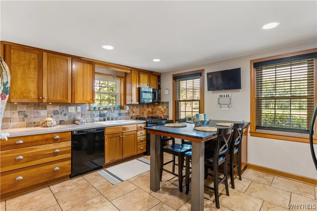 240 Muegel Road, Amherst, New York 14051, Amherst, New York 14051, 3 Bedrooms Bedrooms, 6 Rooms Rooms,2 BathroomsBathrooms,Residential,Closed,240 Muegel Road, Amherst, New York 14051,0,B1547721