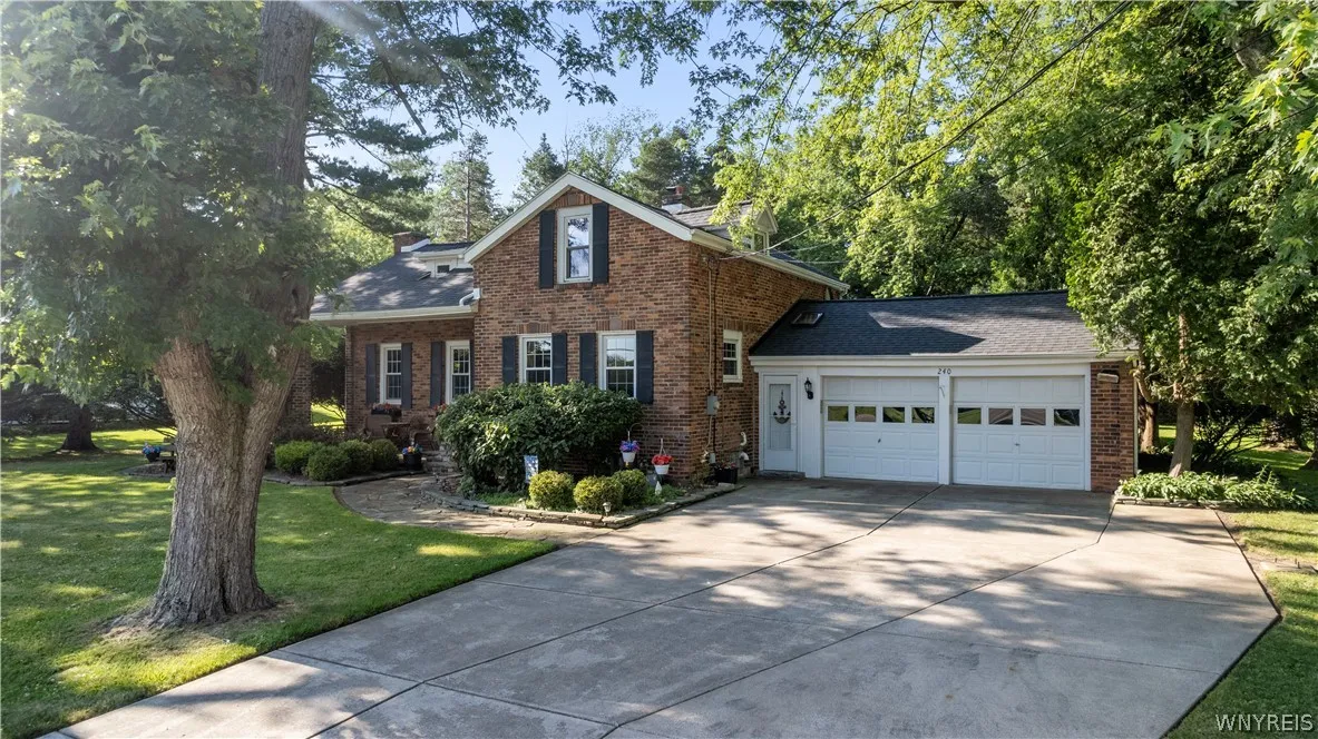 240 Muegel Road, Amherst, New York 14051, Amherst, New York 14051, 3 Bedrooms Bedrooms, 6 Rooms Rooms,2 BathroomsBathrooms,Residential,Closed,240 Muegel Road, Amherst, New York 14051,0,B1547721