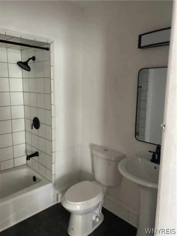 226 Breckenridge Street 2, Buffalo, New York 14213, Buffalo, New York 14213, 4 Bedrooms Bedrooms, ,2 BathroomsBathrooms,Residential,Closed,226 Breckenridge Street 2, Buffalo, New York 14213,0,B1547595