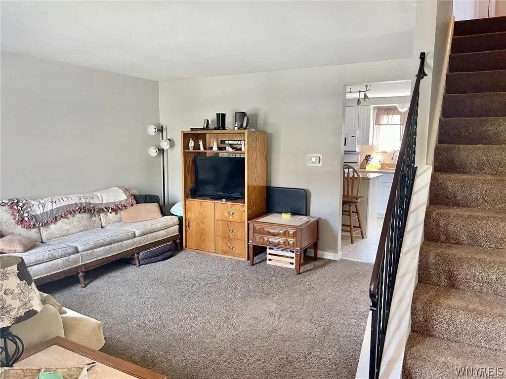3971 Park Avenue, Hamburg, New York 14075, Hamburg, New York 14075, 6 Bedrooms Bedrooms, ,2 BathroomsBathrooms,Residential,Closed,3971 Park Avenue, Hamburg, New York 14075,0,B1547876
