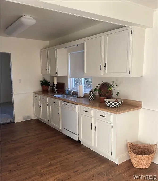 1122 Brighton Road, Tonawanda-town, New York 14150, Tonawanda, New York 14150, 3 Bedrooms Bedrooms, 9 Rooms Rooms,1 BathroomBathrooms,Residential,Closed,1122 Brighton Road, Tonawanda-town, New York 14150,0,B1548188