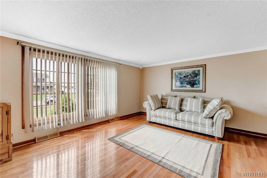 58 Meadowdale Lane, West Seneca, New York 14224, West Seneca, New York 14224, 4 Bedrooms Bedrooms, 8 Rooms Rooms,2 BathroomsBathrooms,Residential,Closed,58 Meadowdale Lane, West Seneca, New York 14224,0,B1547918