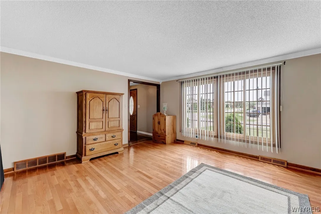 58 Meadowdale Lane, West Seneca, New York 14224, West Seneca, New York 14224, 4 Bedrooms Bedrooms, 8 Rooms Rooms,2 BathroomsBathrooms,Residential,Closed,58 Meadowdale Lane, West Seneca, New York 14224,0,B1547918