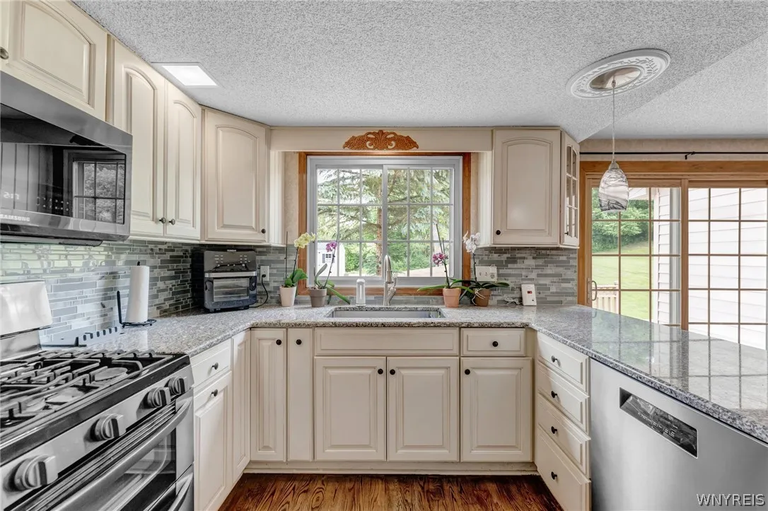 58 Meadowdale Lane, West Seneca, New York 14224, West Seneca, New York 14224, 4 Bedrooms Bedrooms, 8 Rooms Rooms,2 BathroomsBathrooms,Residential,Closed,58 Meadowdale Lane, West Seneca, New York 14224,0,B1547918