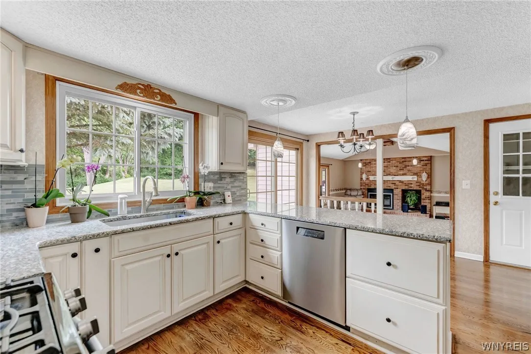 58 Meadowdale Lane, West Seneca, New York 14224, West Seneca, New York 14224, 4 Bedrooms Bedrooms, 8 Rooms Rooms,2 BathroomsBathrooms,Residential,Closed,58 Meadowdale Lane, West Seneca, New York 14224,0,B1547918