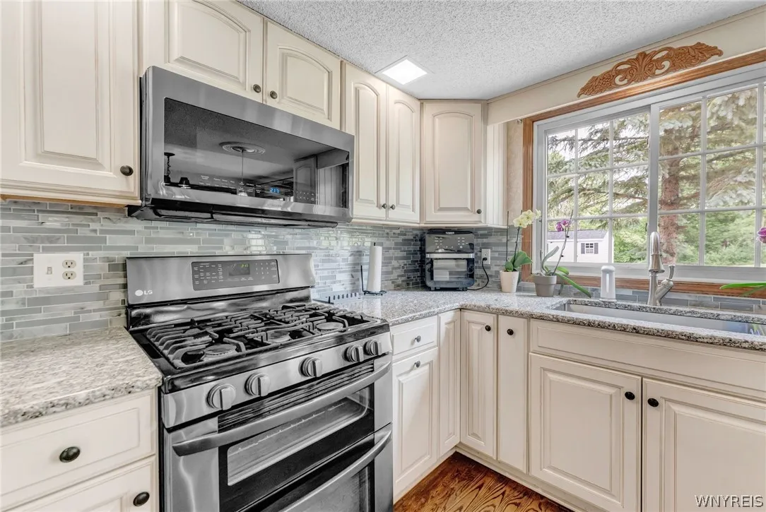 58 Meadowdale Lane, West Seneca, New York 14224, West Seneca, New York 14224, 4 Bedrooms Bedrooms, 8 Rooms Rooms,2 BathroomsBathrooms,Residential,Closed,58 Meadowdale Lane, West Seneca, New York 14224,0,B1547918