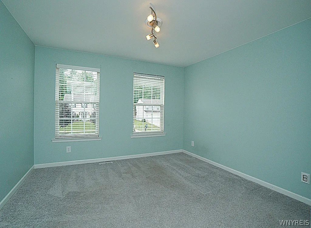 2223 Fox Chase Road, Hamburg, New York 14085, Hamburg, New York 14085, 4 Bedrooms Bedrooms, 9 Rooms Rooms,2 BathroomsBathrooms,Residential,Closed,2223 Fox Chase Road, Hamburg, New York 14085,0,B1548284