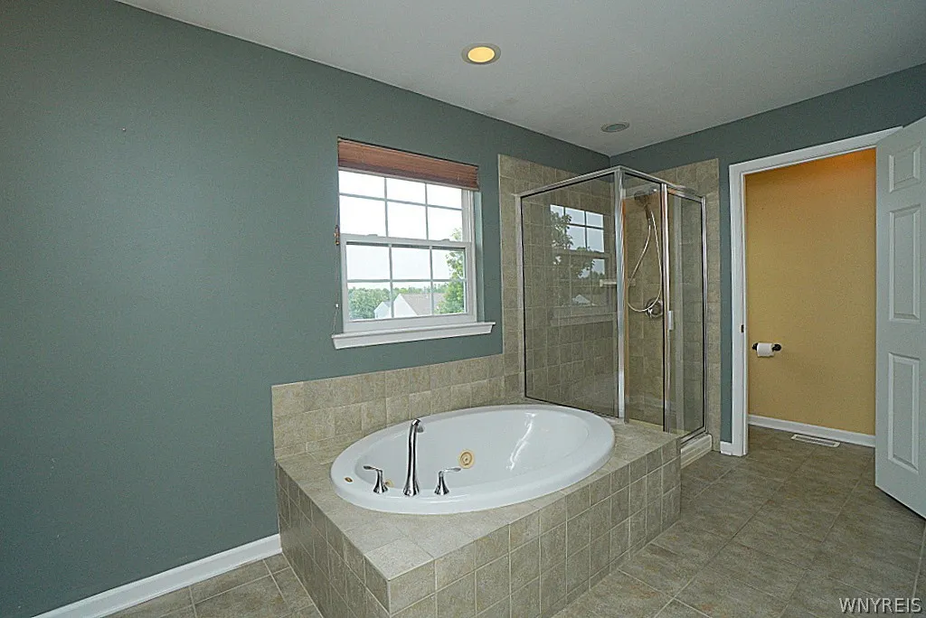 2223 Fox Chase Road, Hamburg, New York 14085, Hamburg, New York 14085, 4 Bedrooms Bedrooms, 9 Rooms Rooms,2 BathroomsBathrooms,Residential,Closed,2223 Fox Chase Road, Hamburg, New York 14085,0,B1548284
