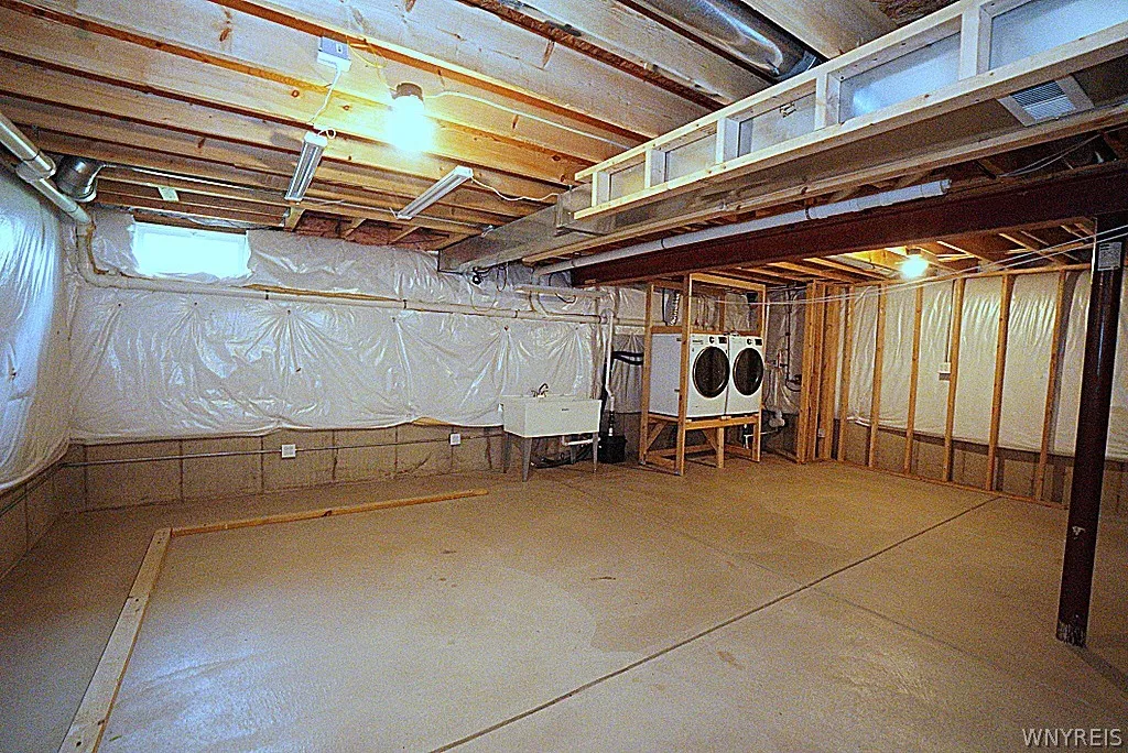 2223 Fox Chase Road, Hamburg, New York 14085, Hamburg, New York 14085, 4 Bedrooms Bedrooms, 9 Rooms Rooms,2 BathroomsBathrooms,Residential,Closed,2223 Fox Chase Road, Hamburg, New York 14085,0,B1548284
