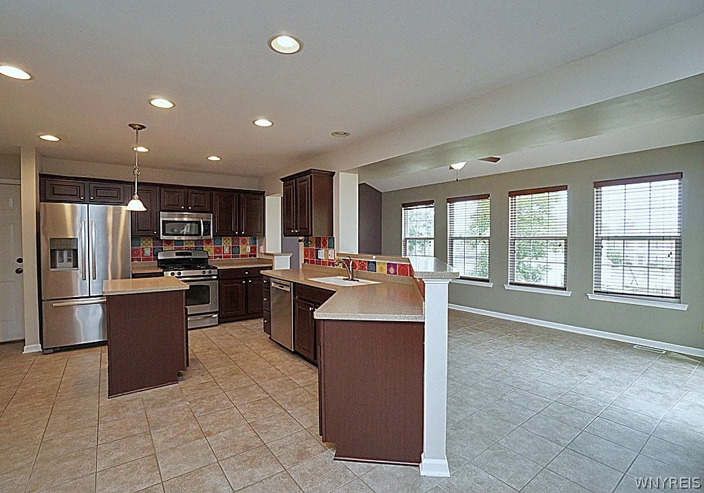 2223 Fox Chase Road, Hamburg, New York 14085, Hamburg, New York 14085, 4 Bedrooms Bedrooms, 9 Rooms Rooms,2 BathroomsBathrooms,Residential,Closed,2223 Fox Chase Road, Hamburg, New York 14085,0,B1548284