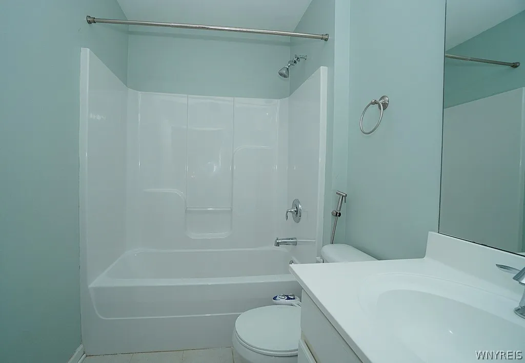 2223 Fox Chase Road, Hamburg, New York 14085, Hamburg, New York 14085, 4 Bedrooms Bedrooms, 9 Rooms Rooms,2 BathroomsBathrooms,Residential,Closed,2223 Fox Chase Road, Hamburg, New York 14085,0,B1548284
