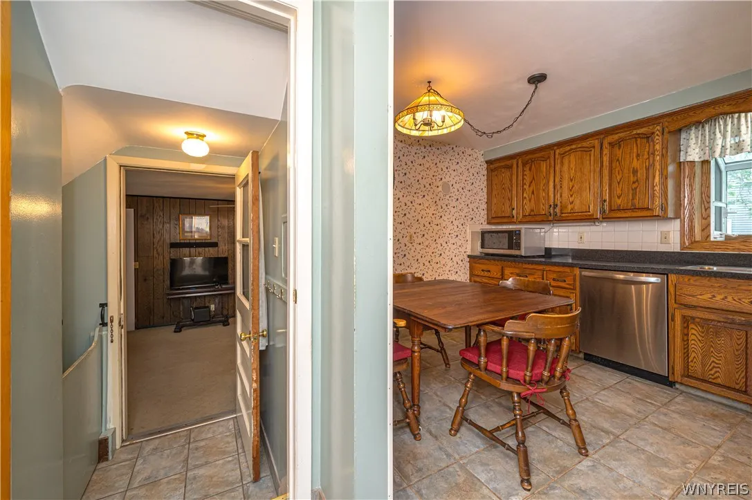 258 Forbes Ave. Avenue, Tonawanda-town, New York 1, Tonawanda, New York 14150, 4 Bedrooms Bedrooms, 8 Rooms Rooms,1 BathroomBathrooms,Residential,Closed,258 Forbes Ave. Avenue, Tonawanda-town, New York 1,0,B1548128