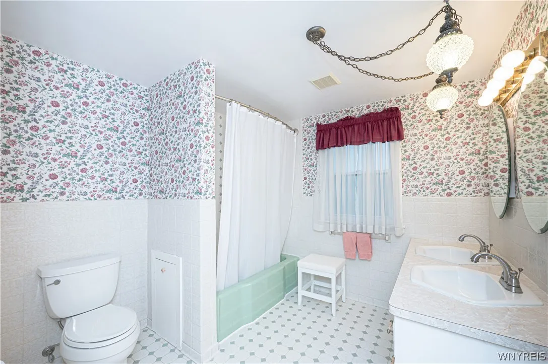258 Forbes Ave. Avenue, Tonawanda-town, New York 1, Tonawanda, New York 14150, 4 Bedrooms Bedrooms, 8 Rooms Rooms,1 BathroomBathrooms,Residential,Closed,258 Forbes Ave. Avenue, Tonawanda-town, New York 1,0,B1548128