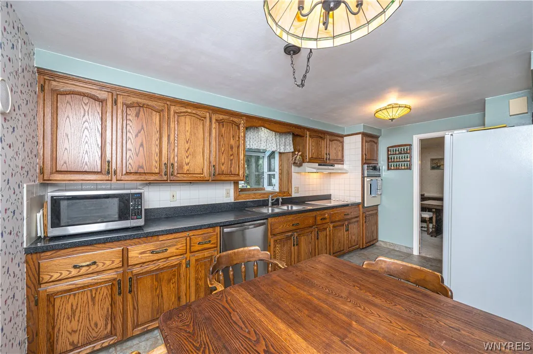 258 Forbes Ave. Avenue, Tonawanda-town, New York 1, Tonawanda, New York 14150, 4 Bedrooms Bedrooms, 8 Rooms Rooms,1 BathroomBathrooms,Residential,Closed,258 Forbes Ave. Avenue, Tonawanda-town, New York 1,0,B1548128