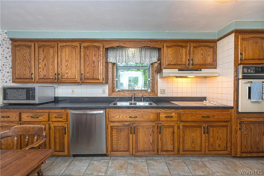 258 Forbes Ave. Avenue, Tonawanda-town, New York 1, Tonawanda, New York 14150, 4 Bedrooms Bedrooms, 8 Rooms Rooms,1 BathroomBathrooms,Residential,Closed,258 Forbes Ave. Avenue, Tonawanda-town, New York 1,0,B1548128