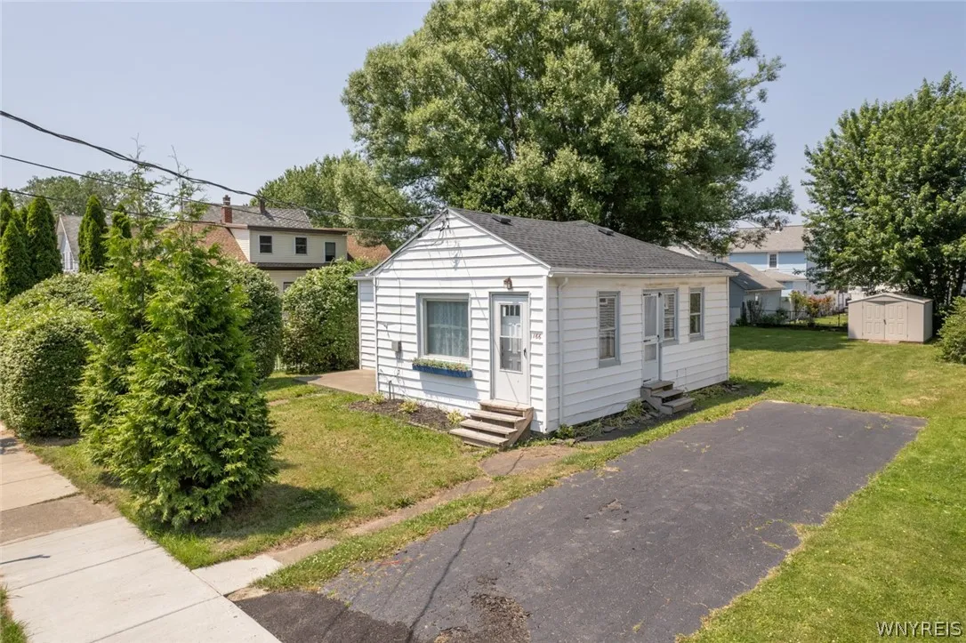 166 Ladner Avenue, Buffalo, New York 14220, Buffalo, New York 14220, 2 Bedrooms Bedrooms, 7 Rooms Rooms,1 BathroomBathrooms,Residential,Closed,166 Ladner Avenue, Buffalo, New York 14220,0,B1547131