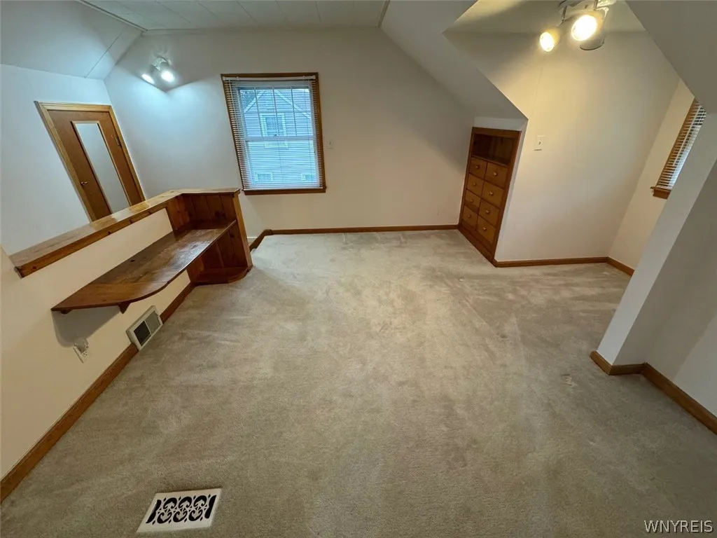 199 Calvin Court North, Tonawanda-town, New York 1, Tonawanda, New York 14150, 4 Bedrooms Bedrooms, 6 Rooms Rooms,2 BathroomsBathrooms,Residential,Closed,199 Calvin Court North, Tonawanda-town, New York 1,0,B1548446
