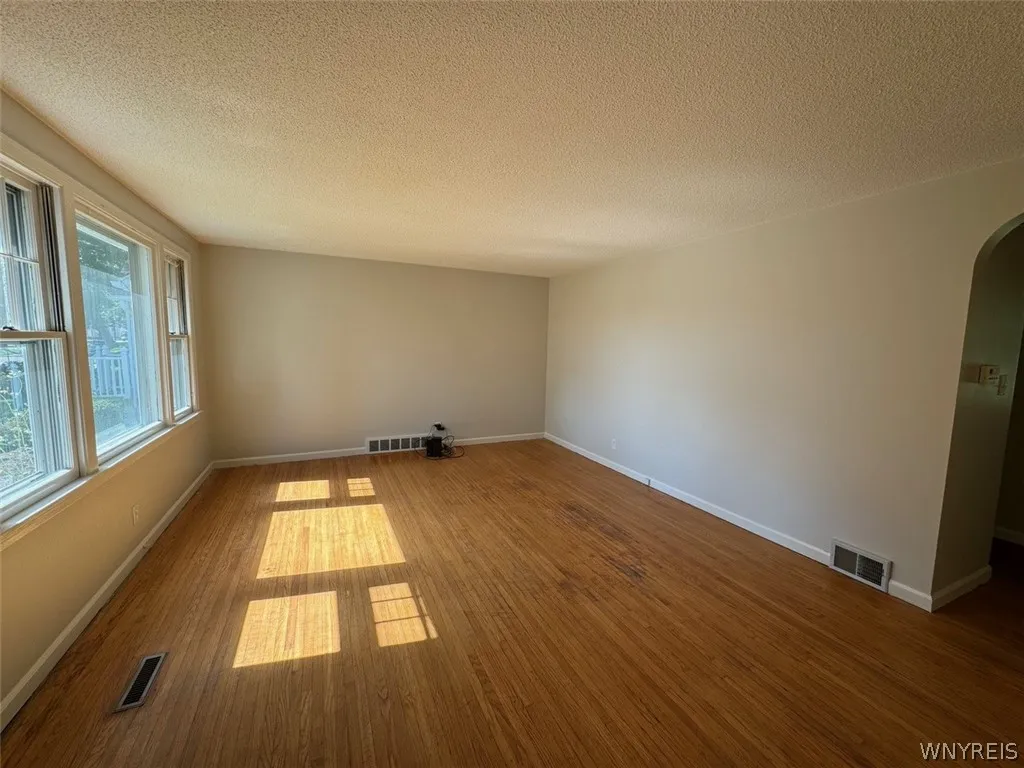 199 Calvin Court North, Tonawanda-town, New York 1, Tonawanda, New York 14150, 4 Bedrooms Bedrooms, 6 Rooms Rooms,2 BathroomsBathrooms,Residential,Closed,199 Calvin Court North, Tonawanda-town, New York 1,0,B1548446