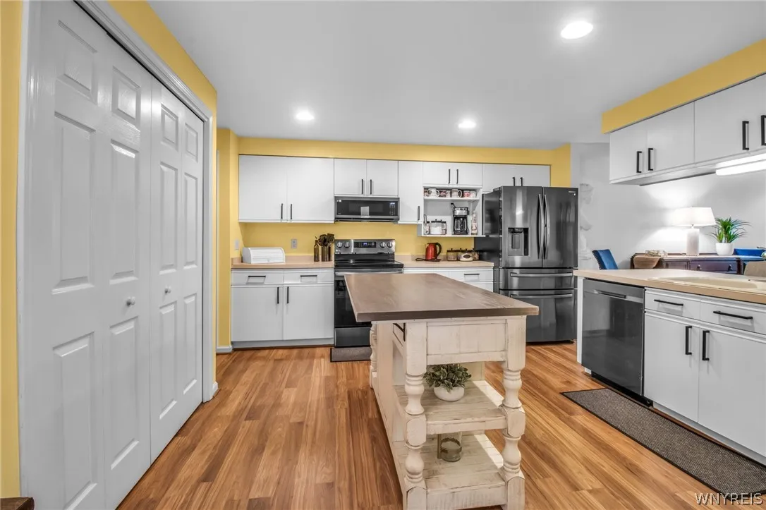 4264 Tisbury Lane, Hamburg, New York 14075, Hamburg, New York 14075, 3 Bedrooms Bedrooms, 9 Rooms Rooms,2 BathroomsBathrooms,Residential,Closed,4264 Tisbury Lane, Hamburg, New York 14075,0,B1548553