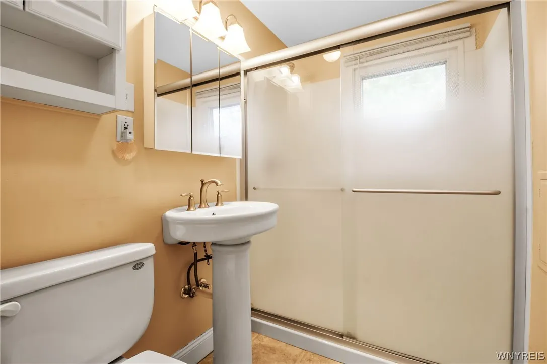 24 Brenton Avenue, Tonawanda-town, New York 14150, Tonawanda, New York 14150, 2 Bedrooms Bedrooms, 8 Rooms Rooms,1 BathroomBathrooms,Residential,Closed,24 Brenton Avenue, Tonawanda-town, New York 14150,0,B1548573