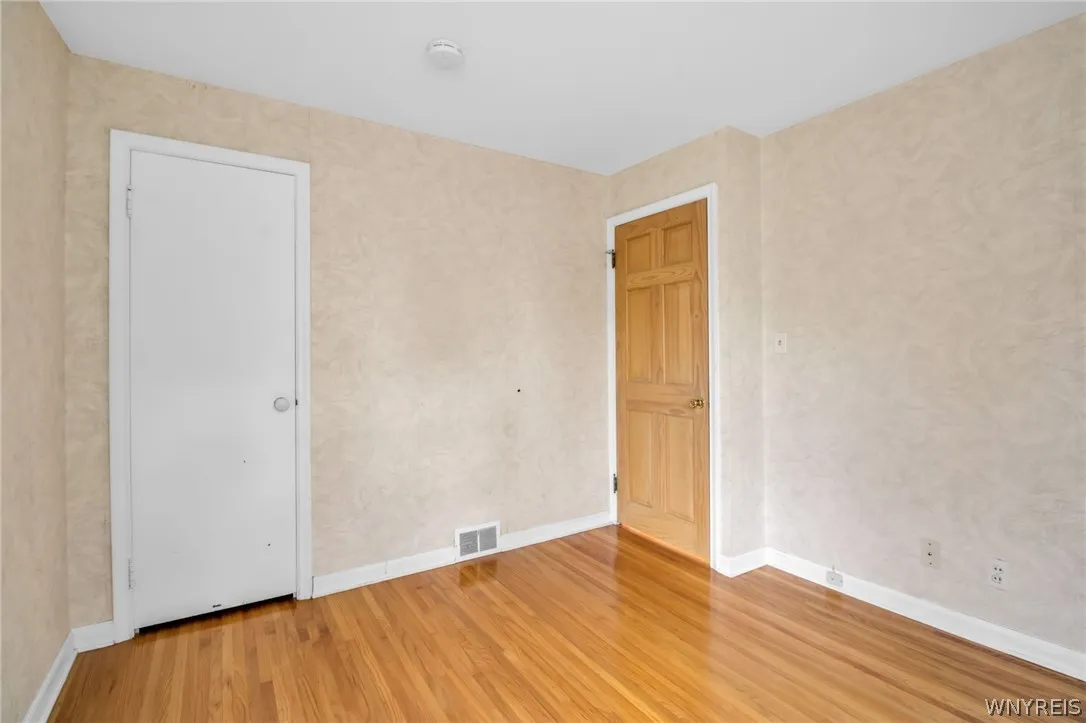 24 Brenton Avenue, Tonawanda-town, New York 14150, Tonawanda, New York 14150, 2 Bedrooms Bedrooms, 8 Rooms Rooms,1 BathroomBathrooms,Residential,Closed,24 Brenton Avenue, Tonawanda-town, New York 14150,0,B1548573