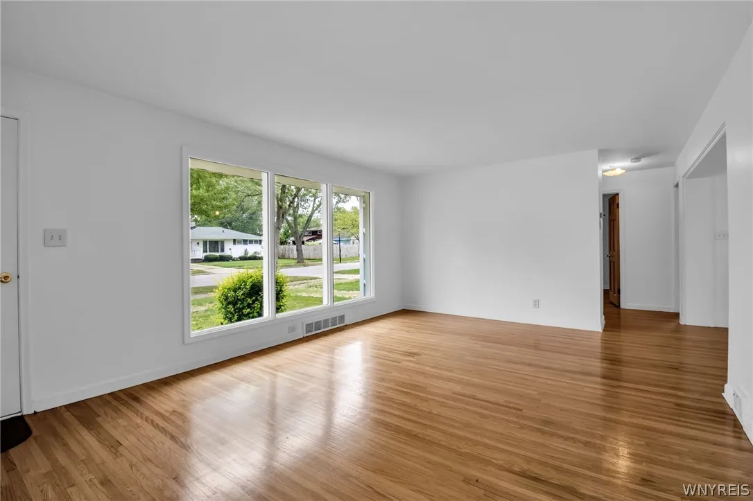 24 Brenton Avenue, Tonawanda-town, New York 14150, Tonawanda, New York 14150, 2 Bedrooms Bedrooms, 8 Rooms Rooms,1 BathroomBathrooms,Residential,Closed,24 Brenton Avenue, Tonawanda-town, New York 14150,0,B1548573
