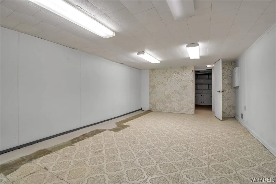 24 Brenton Avenue, Tonawanda-town, New York 14150, Tonawanda, New York 14150, 2 Bedrooms Bedrooms, 8 Rooms Rooms,1 BathroomBathrooms,Residential,Closed,24 Brenton Avenue, Tonawanda-town, New York 14150,0,B1548573