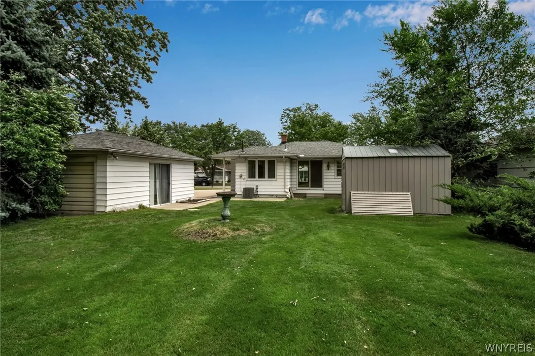 24 Brenton Avenue, Tonawanda-town, New York 14150, Tonawanda, New York 14150, 2 Bedrooms Bedrooms, 8 Rooms Rooms,1 BathroomBathrooms,Residential,Closed,24 Brenton Avenue, Tonawanda-town, New York 14150,0,B1548573