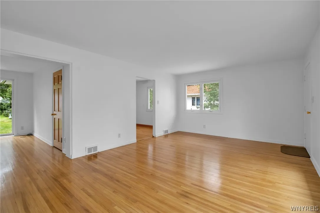 24 Brenton Avenue, Tonawanda-town, New York 14150, Tonawanda, New York 14150, 2 Bedrooms Bedrooms, 8 Rooms Rooms,1 BathroomBathrooms,Residential,Closed,24 Brenton Avenue, Tonawanda-town, New York 14150,0,B1548573