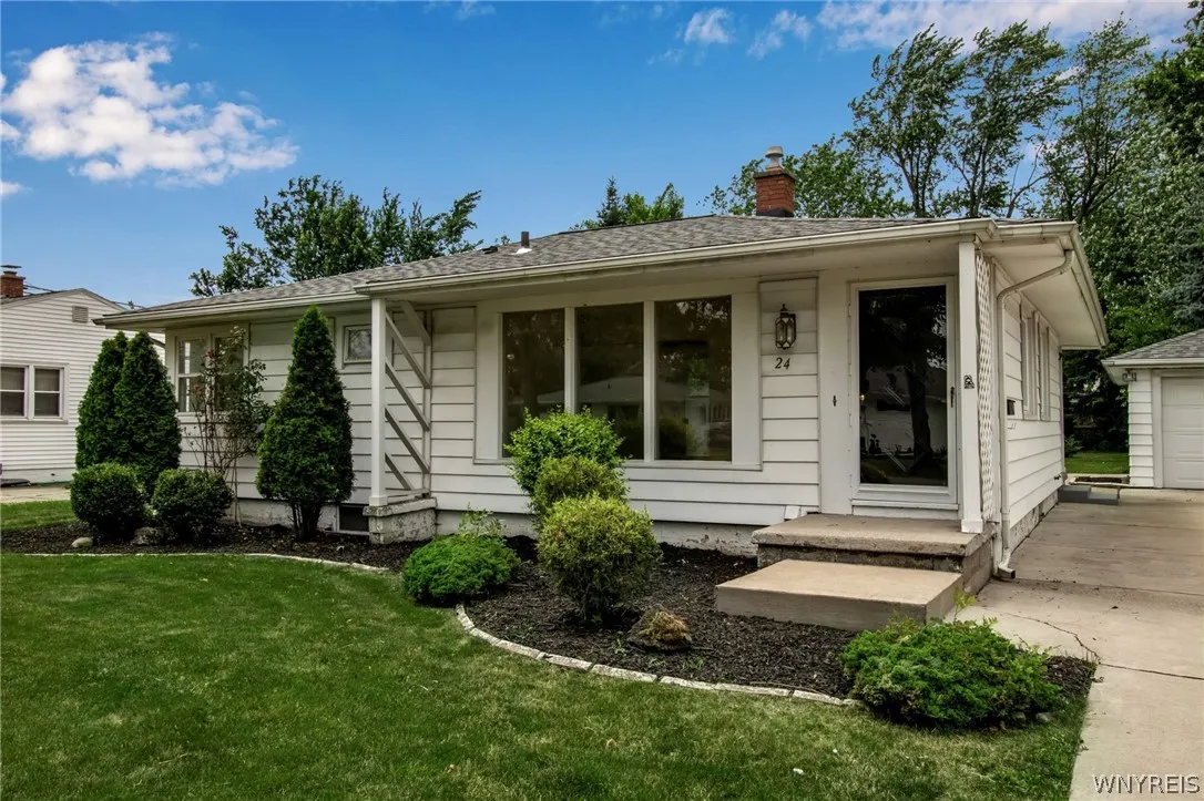 24 Brenton Avenue, Tonawanda-town, New York 14150, Tonawanda, New York 14150, 2 Bedrooms Bedrooms, 8 Rooms Rooms,1 BathroomBathrooms,Residential,Closed,24 Brenton Avenue, Tonawanda-town, New York 14150,0,B1548573