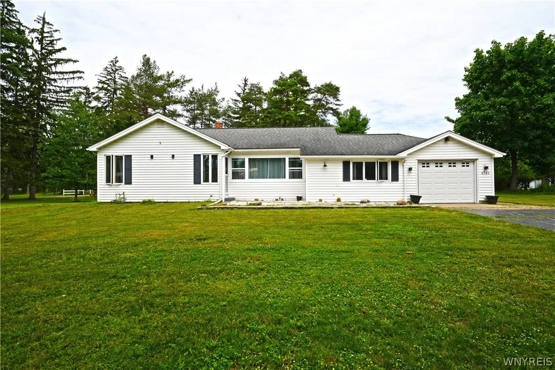 4740 Seneca Street, West Seneca, New York 14224, West Seneca, New York 14224, 3 Bedrooms Bedrooms, 6 Rooms Rooms,1 BathroomBathrooms,Residential,Closed,4740 Seneca Street, West Seneca, New York 14224,0,B1548693