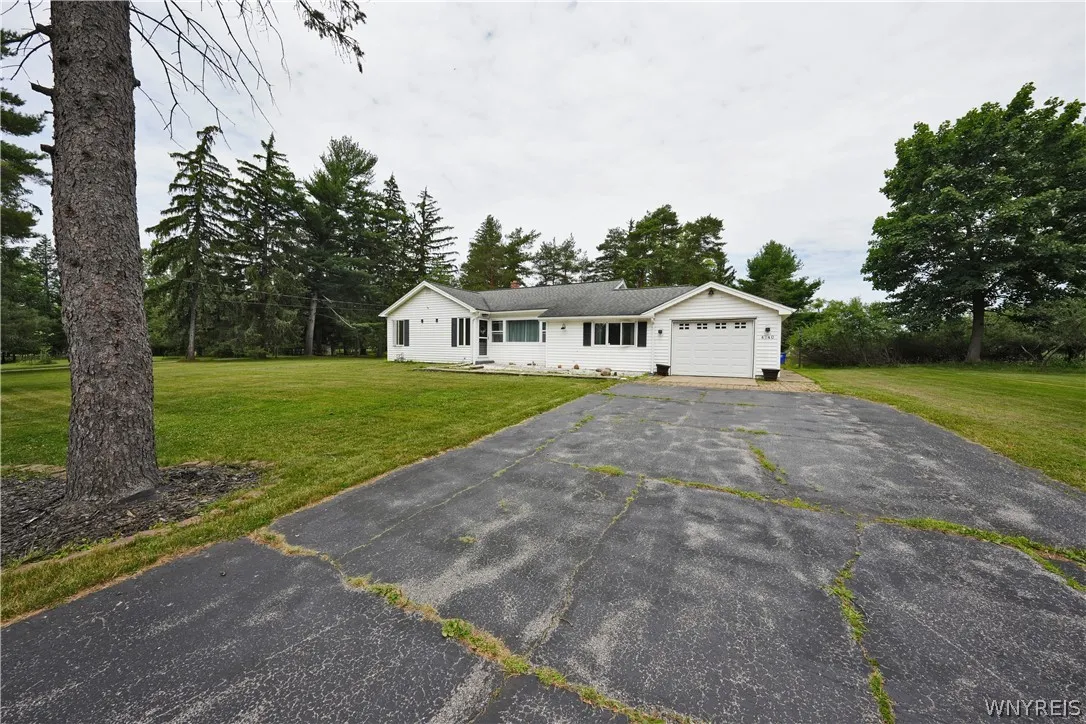 4740 Seneca Street, West Seneca, New York 14224, West Seneca, New York 14224, 3 Bedrooms Bedrooms, 6 Rooms Rooms,1 BathroomBathrooms,Residential,Closed,4740 Seneca Street, West Seneca, New York 14224,0,B1548693