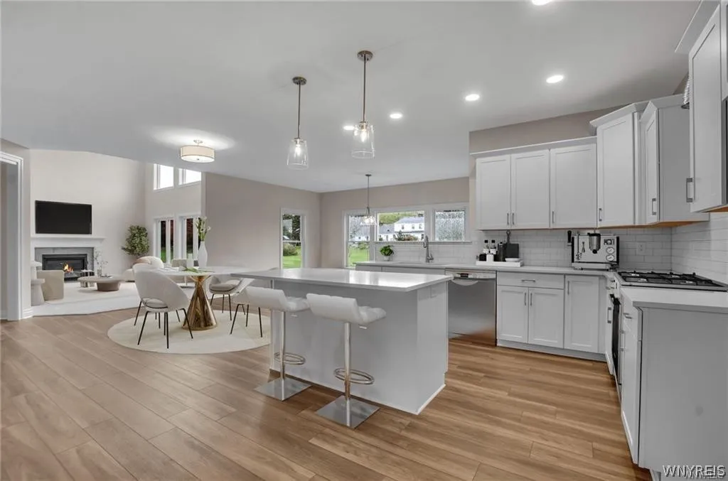 5711 Dorothy Circle, Clarence, New York 14032, Clarence, New York 14032, 4 Bedrooms Bedrooms, 10 Rooms Rooms,2 BathroomsBathrooms,Residential,Closed,5711 Dorothy Circle, Clarence, New York 14032,0,B1548925