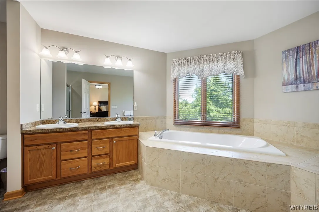 3118 Cloverbank Road, Hamburg, New York 14075, Hamburg, New York 14075, 4 Bedrooms Bedrooms, 10 Rooms Rooms,2 BathroomsBathrooms,Residential,Closed,3118 Cloverbank Road, Hamburg, New York 14075,0,B1549442