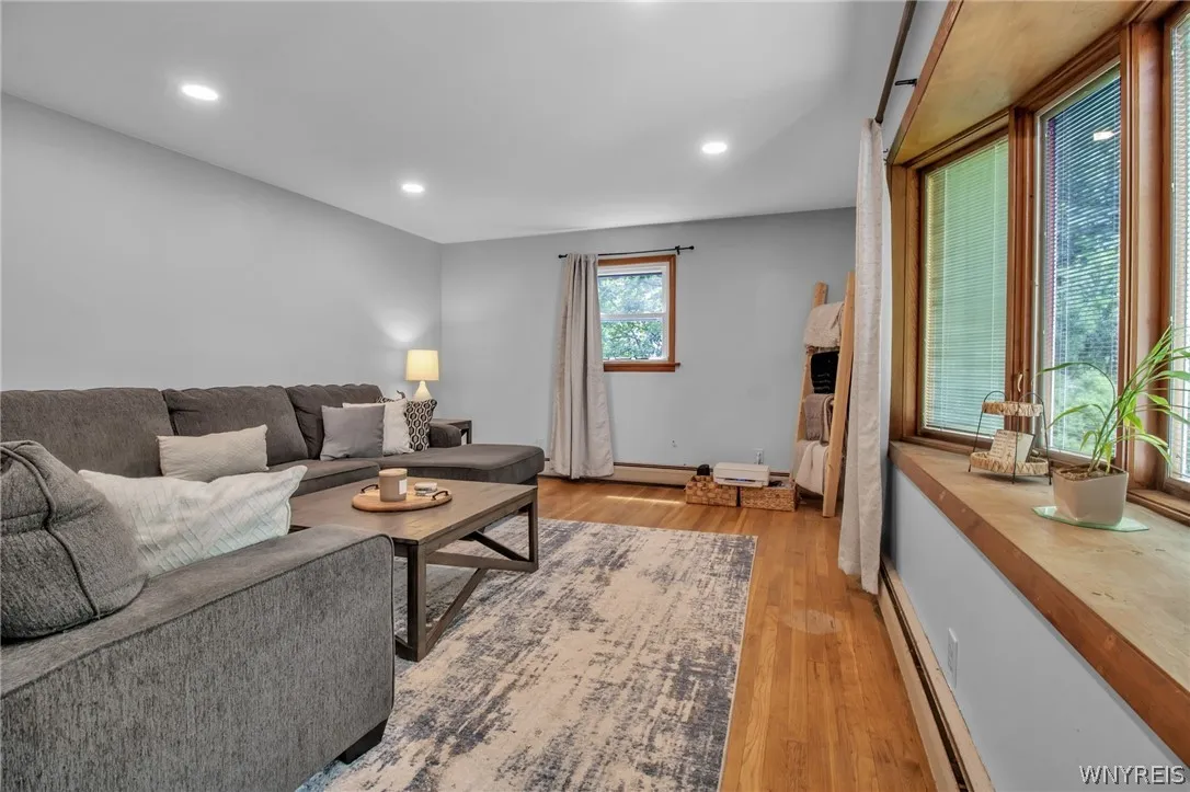 4123 Burke Parkway, Hamburg, New York 14219, Hamburg, New York 14219, 4 Bedrooms Bedrooms, 6 Rooms Rooms,2 BathroomsBathrooms,Residential,Closed,4123 Burke Parkway, Hamburg, New York 14219,0,B1549335