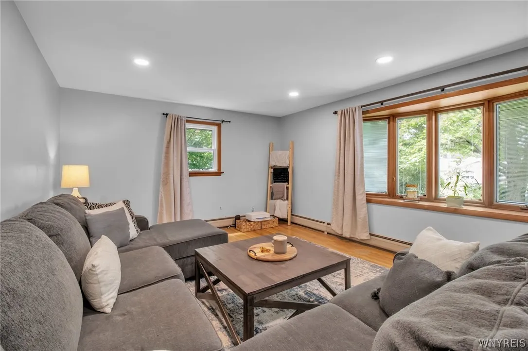 4123 Burke Parkway, Hamburg, New York 14219, Hamburg, New York 14219, 4 Bedrooms Bedrooms, 6 Rooms Rooms,2 BathroomsBathrooms,Residential,Closed,4123 Burke Parkway, Hamburg, New York 14219,0,B1549335
