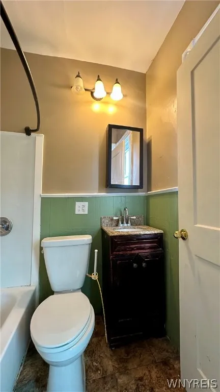 637 West Avenue, Buffalo, New York 14213, Buffalo, New York 14213, 8 Bedrooms Bedrooms, ,4 BathroomsBathrooms,Residential,Closed,637 West Avenue, Buffalo, New York 14213,0,B1549576