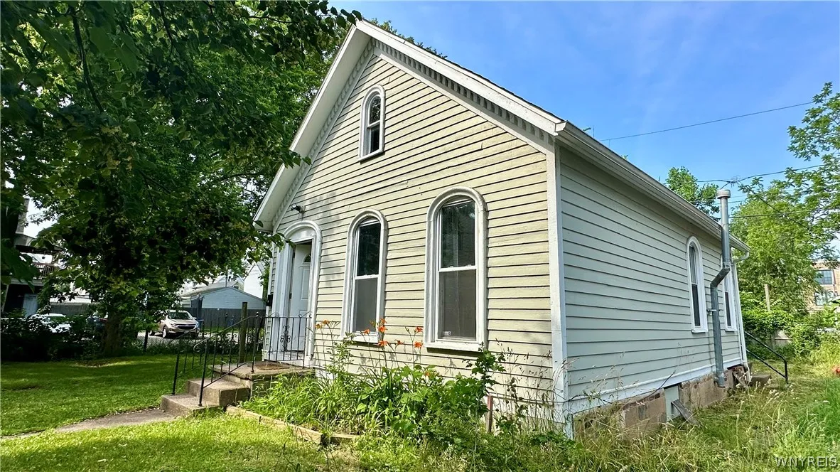 637 West Avenue, Buffalo, New York 14213, Buffalo, New York 14213, 8 Bedrooms Bedrooms, ,4 BathroomsBathrooms,Residential,Closed,637 West Avenue, Buffalo, New York 14213,0,B1549576