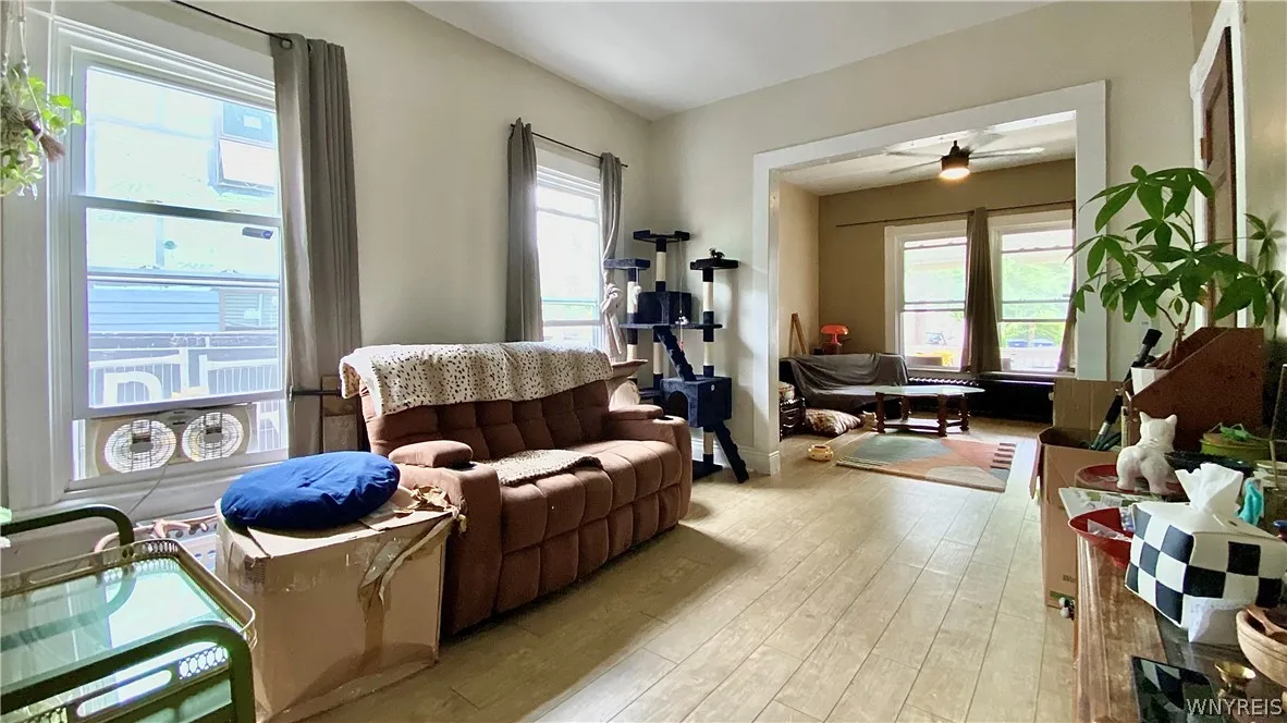 637 West Avenue, Buffalo, New York 14213, Buffalo, New York 14213, 8 Bedrooms Bedrooms, ,4 BathroomsBathrooms,Residential,Closed,637 West Avenue, Buffalo, New York 14213,0,B1549576