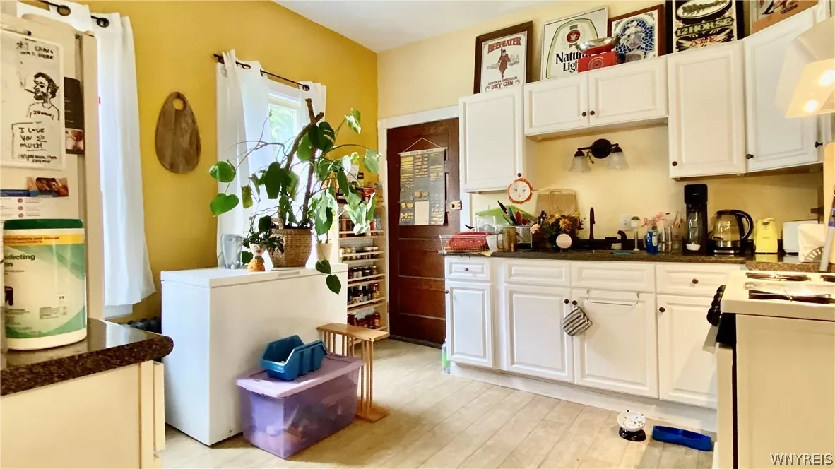 637 West Avenue, Buffalo, New York 14213, Buffalo, New York 14213, 8 Bedrooms Bedrooms, ,4 BathroomsBathrooms,Residential,Closed,637 West Avenue, Buffalo, New York 14213,0,B1549576