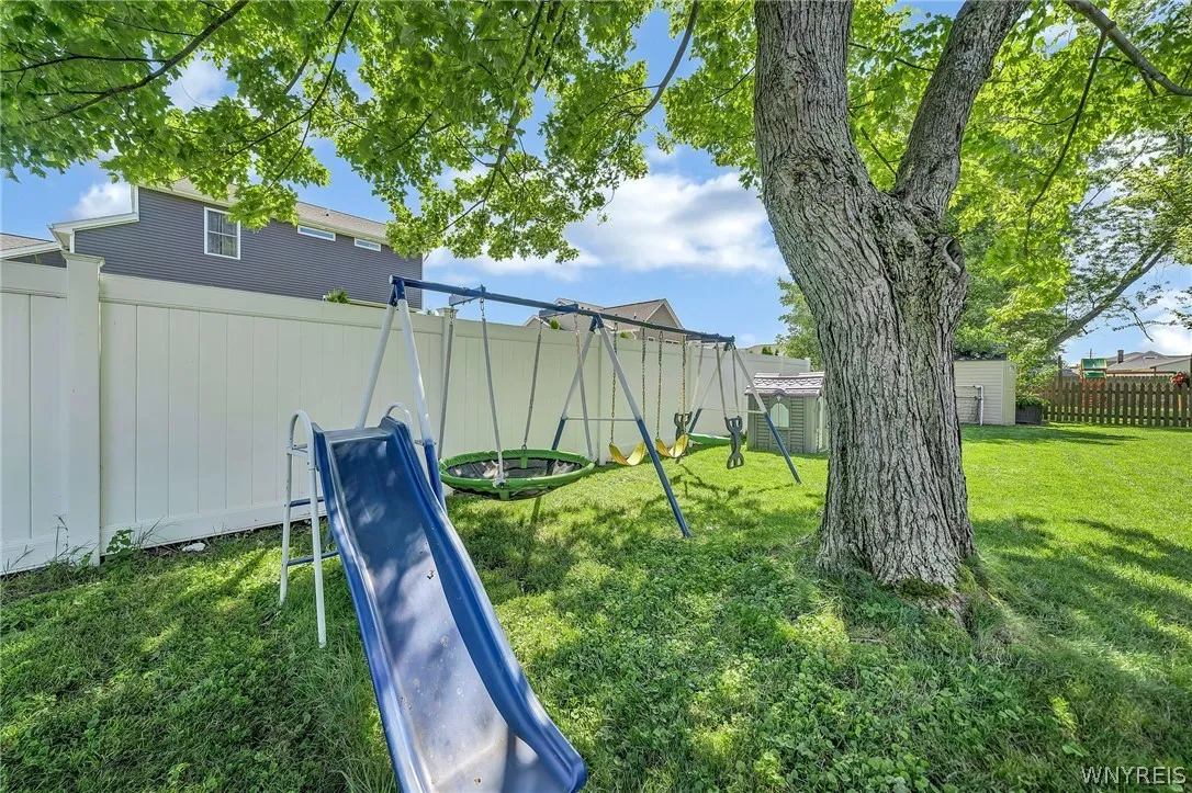 3653 Sowles Road, Hamburg, New York 14075, Hamburg, New York 14075, 4 Bedrooms Bedrooms, 7 Rooms Rooms,2 BathroomsBathrooms,Residential,Closed,3653 Sowles Road, Hamburg, New York 14075,0,B1549582