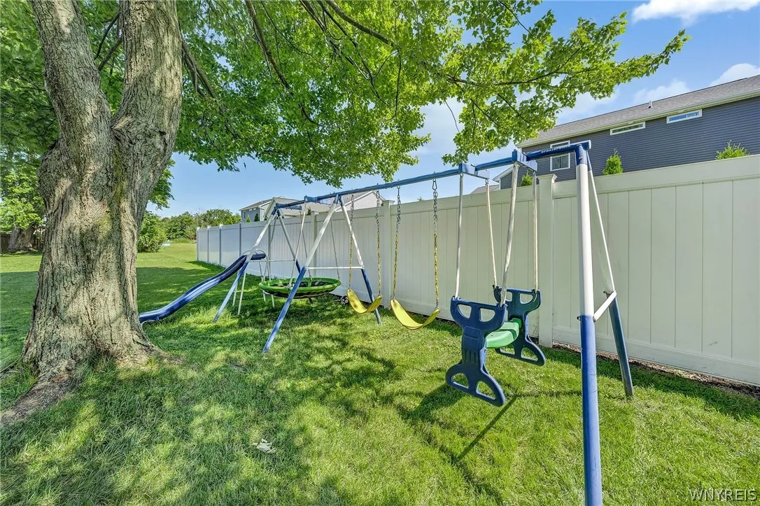 3653 Sowles Road, Hamburg, New York 14075, Hamburg, New York 14075, 4 Bedrooms Bedrooms, 7 Rooms Rooms,2 BathroomsBathrooms,Residential,Closed,3653 Sowles Road, Hamburg, New York 14075,0,B1549582