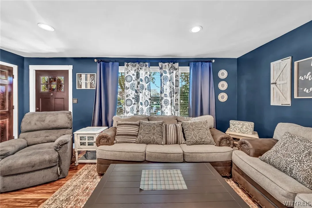 3653 Sowles Road, Hamburg, New York 14075, Hamburg, New York 14075, 4 Bedrooms Bedrooms, 7 Rooms Rooms,2 BathroomsBathrooms,Residential,Closed,3653 Sowles Road, Hamburg, New York 14075,0,B1549582