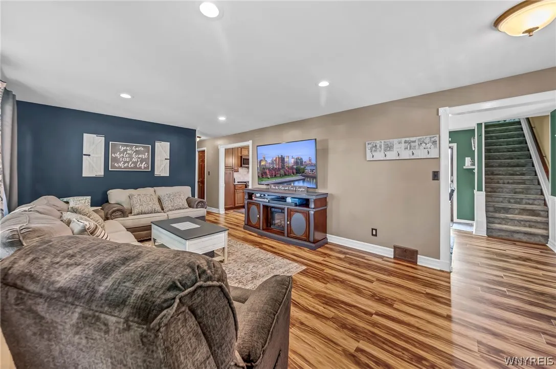 3653 Sowles Road, Hamburg, New York 14075, Hamburg, New York 14075, 4 Bedrooms Bedrooms, 7 Rooms Rooms,2 BathroomsBathrooms,Residential,Closed,3653 Sowles Road, Hamburg, New York 14075,0,B1549582